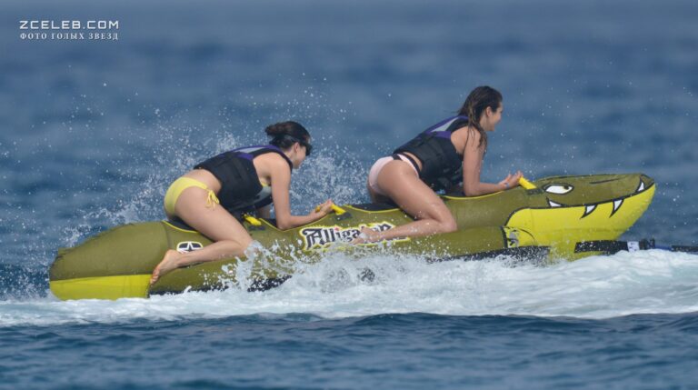 nina dobrev kupaetsja v rozovom bikini v sen trope 15062014 95ab22d