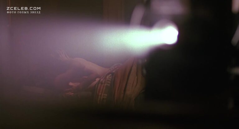 temlin tomita pokazala goluju popu v filme pridi uzret raj 1990 5fe4033